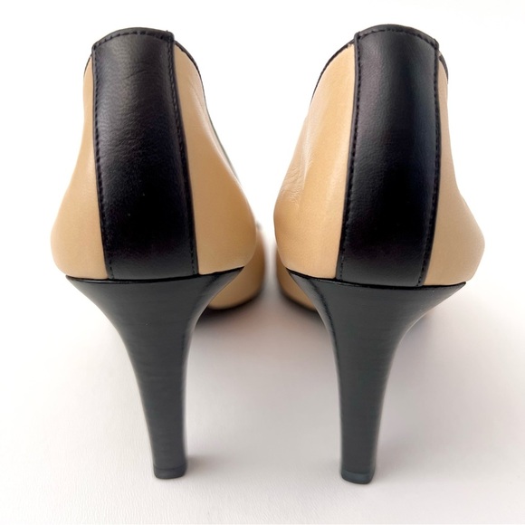New CHANEL | Beige and Black Cap Toe Pumps Interlocking CC Logo with Bow EU 38.5 - Picture 9 of 16
